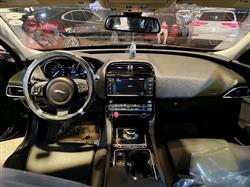 جاكوار XE
